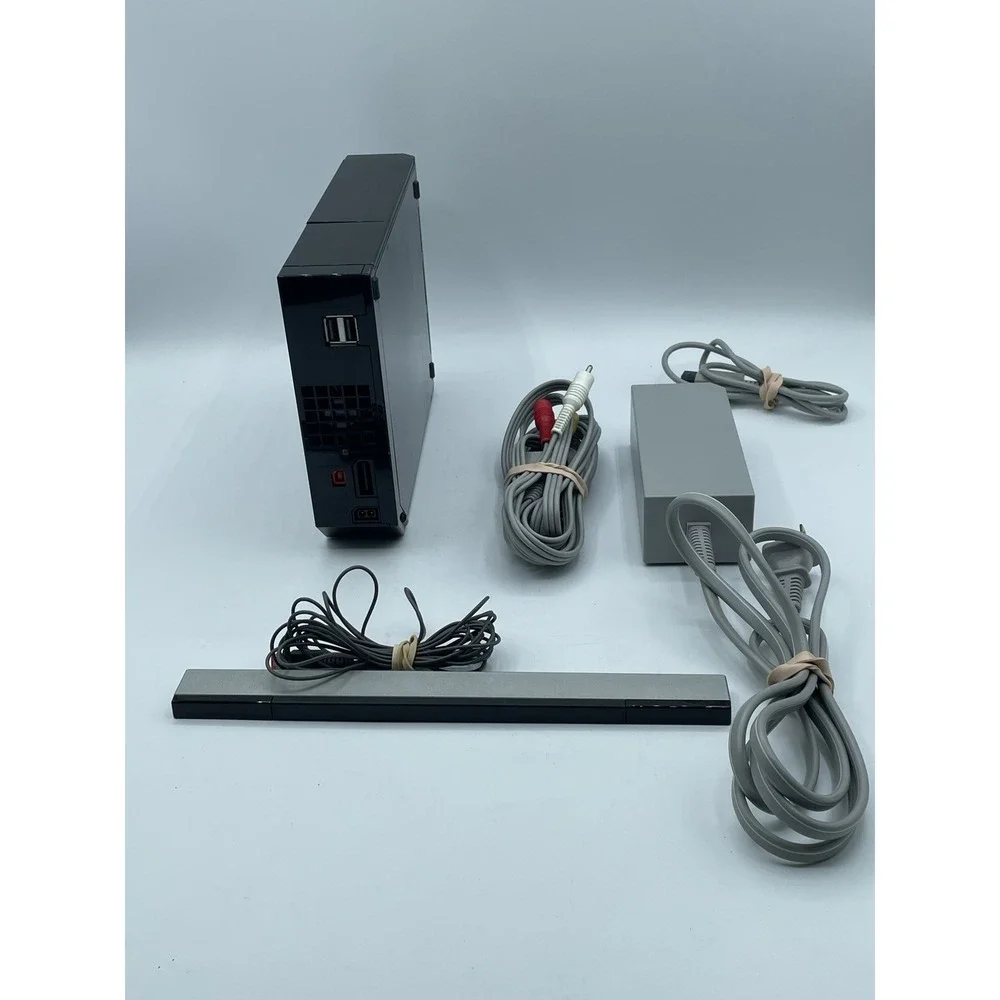 Nintendo Wii Console Black RVL-001 USA System with Cords and Sensor Bar
